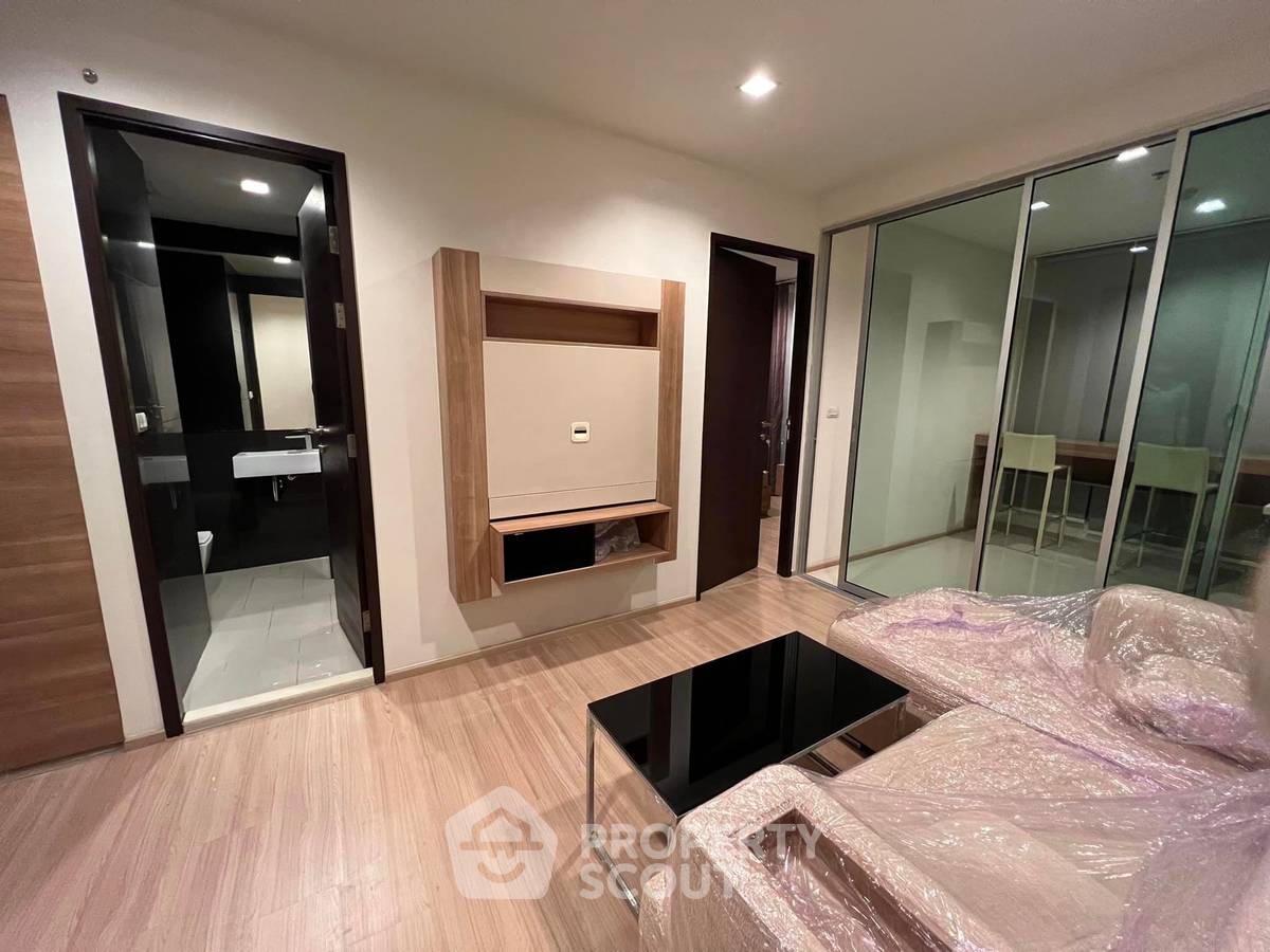 รูป คอนโด 1-ห้องนอน ที่ ริธึ่ม สาทร ใกล้ BTS สะพานตากสิน (ID 1176681) - รูปที่ 7/12