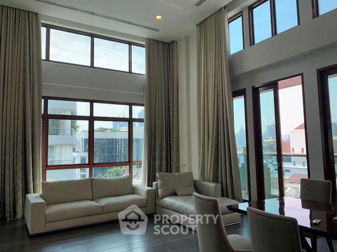 3-BR Condo at The Crest Ruamrudee near BTS Phloen Chit (ID 1503956)