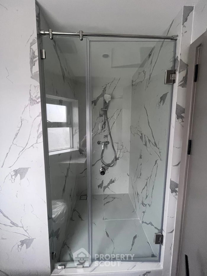 picture 3-BR Condo at All Seasons Mansion Condominium near BTS Phloen Chit (ID 1887608) - 11/16