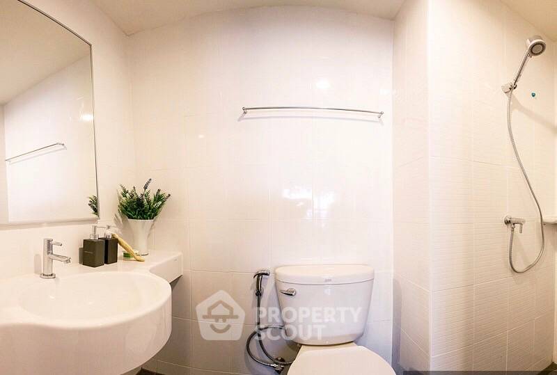 picture 1-BR Condo at Lumpini Seaview Jomtien close to Jomtien Beach (ID 1142015) - 8/18