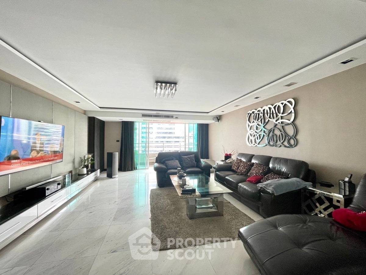 picture 4-BR Condo at Wattana Heights near MRT Sukhumvit (ID 1545873) - 1/9