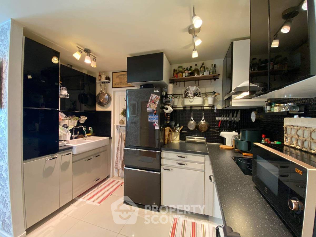 picture 2-BR Condo at Serene Place Sukhumvit 24 Condominium near BTS Phrom Phong (ID 1707094) - 9/11