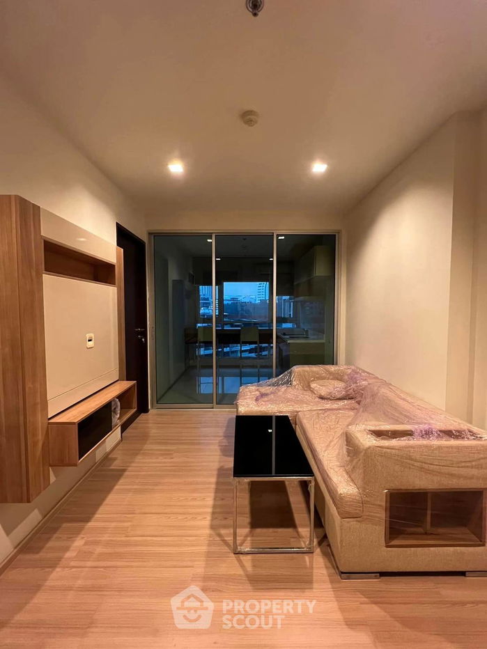 รูป คอนโด 1-ห้องนอน ที่ ริธึ่ม สาทร ใกล้ BTS สะพานตากสิน (ID 1176681) - รูปที่ 10/12