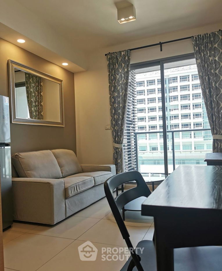 picture 1-BR Condo at The Lofts Ekkamai near BTS Ekkamai (ID 1812928) - 2/17