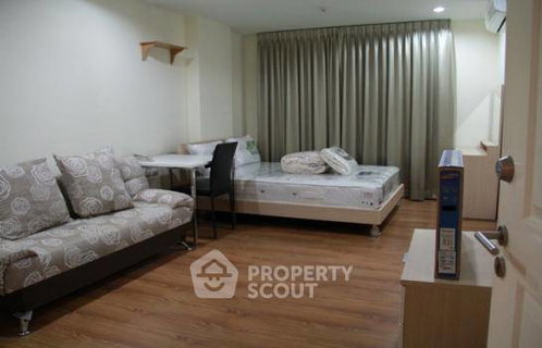 Studio Condo at Rajvithi City Resort Condominium near BTS Victory Monument (ID 654297)