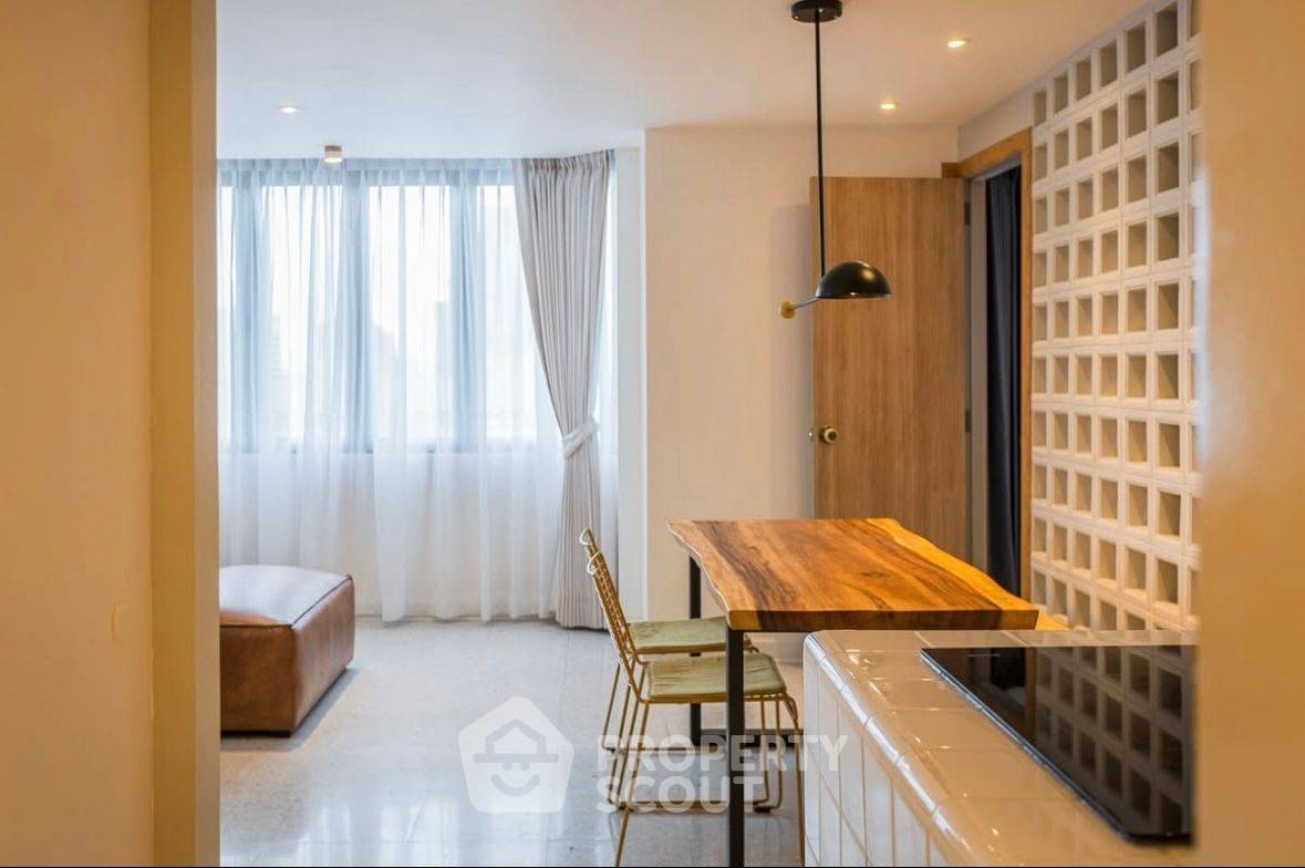 picture 2-BR Condo at Omni Tower near BTS Nana (ID 2084304) - 5/23