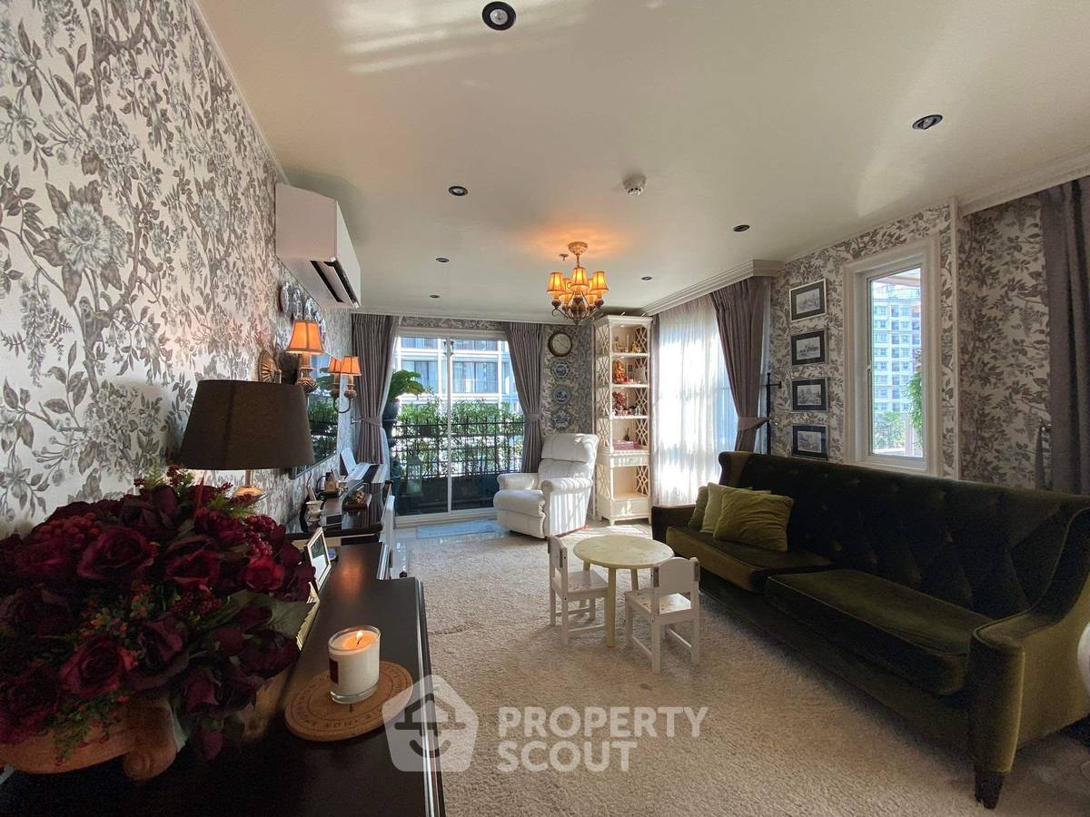 picture 2-BR Condo at Serene Place Sukhumvit 24 Condominium near BTS Phrom Phong (ID 1707094) - 3/11