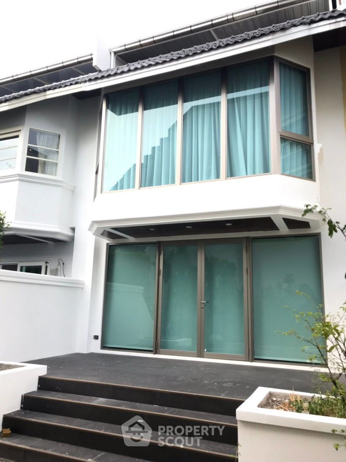 picture 3-BR Condo at Prompak Gardens Condominium near BTS Phrom Phong (ID 513972) - 15/19