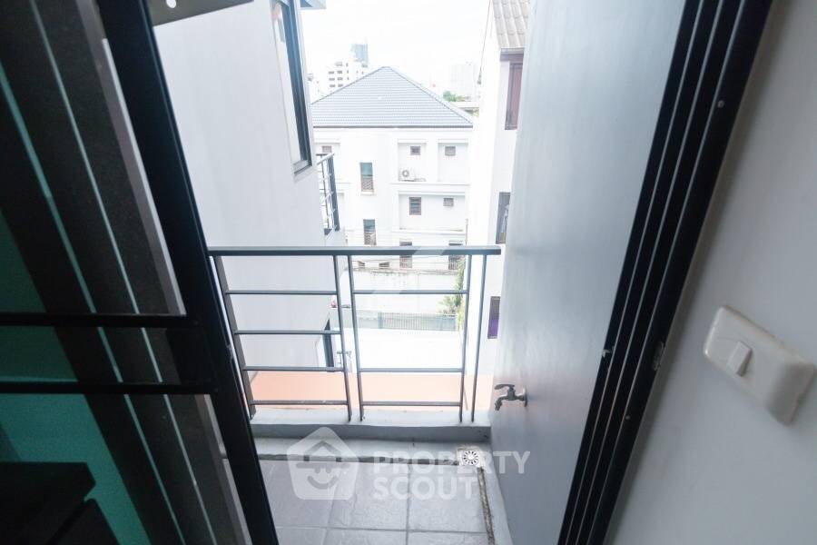 picture 2-BR Condo at Bangkok Feliz Sathorn - Taksin near BTS Krung Thon Buri (ID 2033878) - 3/12