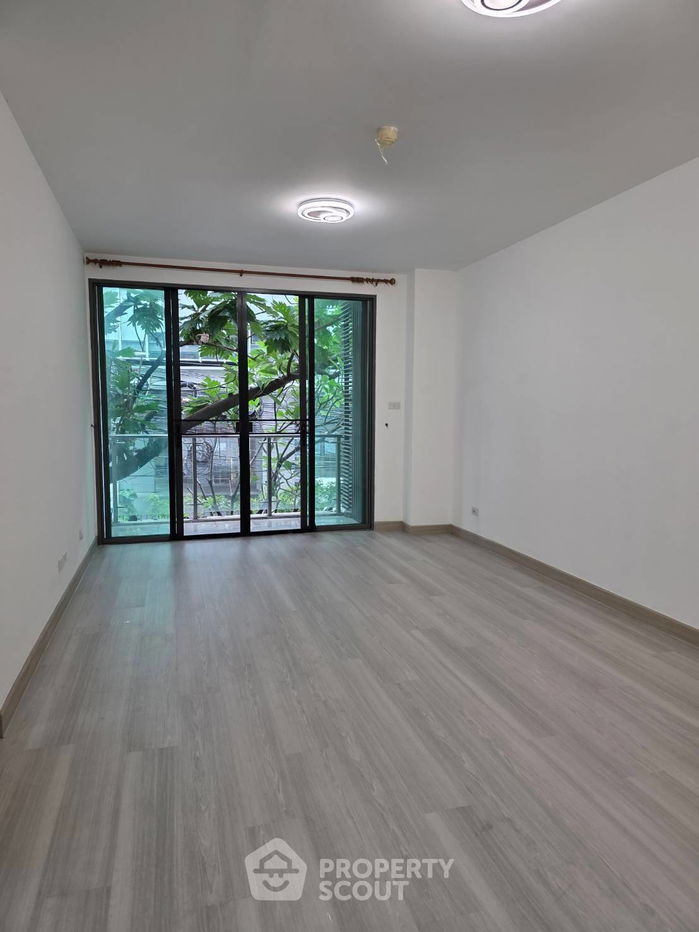 picture 2-BR Condo at Issara @ 42 Sukhumvit Condominium near BTS Ekkamai (ID 2138381) - 9/18