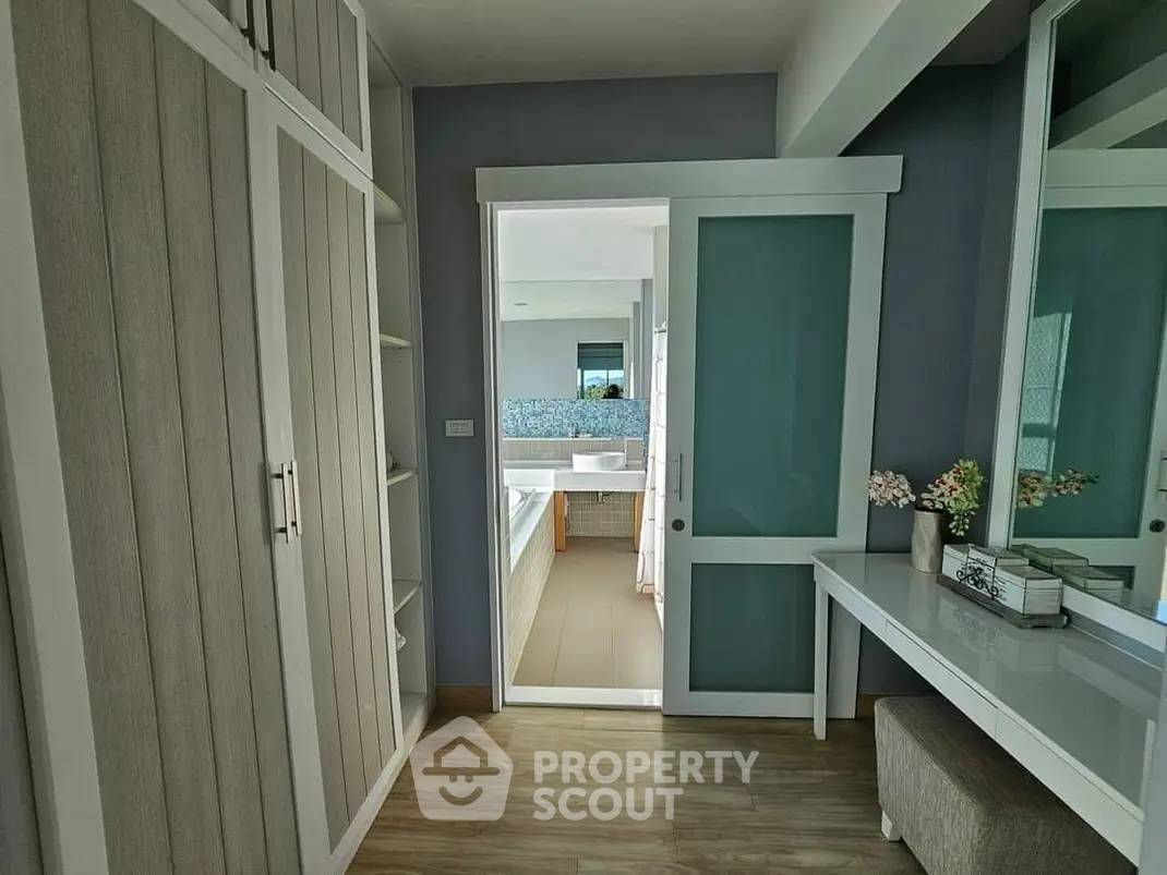 picture 2-BR Condo at The Sea Condominium Phase 3 in Sam Roi Yot (ID 1540421) - 7/22