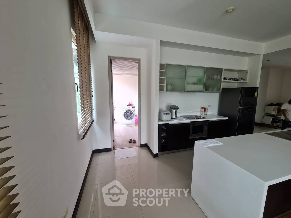 picture 3-BR Condo at The Lofts Yennakart in Chong Nonsi (ID 2078658) - 3/16