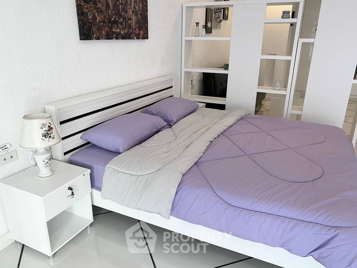 picture Studio Condo at Executive Residence 4 close to Phratamnak (ID 2047780) - 7/17