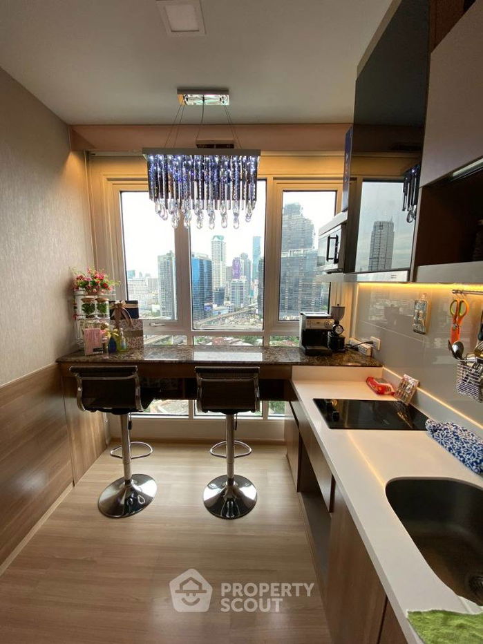 รูป คอนโด 1-ห้องนอน ที่ ริธึ่ม สาทร ใกล้ BTS สะพานตากสิน (ID 1615911) - รูปที่ 2/12