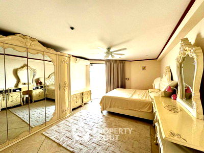 ขายคอนโด : คอนโด 2-ห้องนอน ที่ จอมเทียน บีช พาราไดซ์ ใกล้ หาดจอมเทียน (ID 2152587)