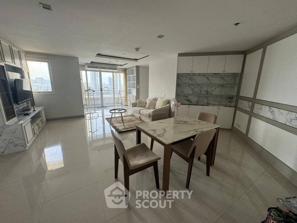 picture 2-BR Condo at River Heaven Chareonkrung in Bang Kho Laem (ID 1497433) - 1/15