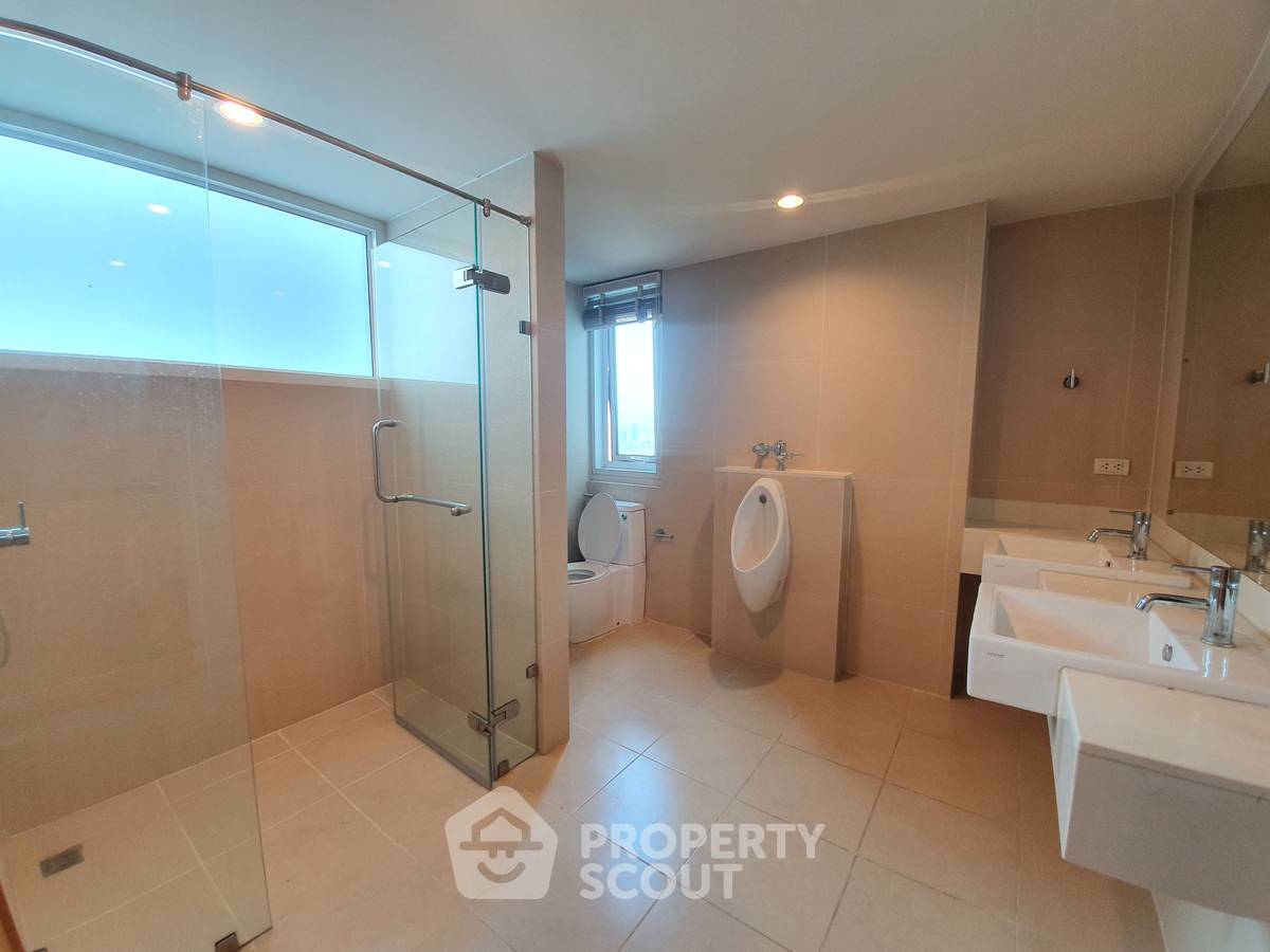 picture 4-BR Condo at Circle Living Prototype New Petchburi near MRT Phetchaburi (ID 1784139) - 19/39