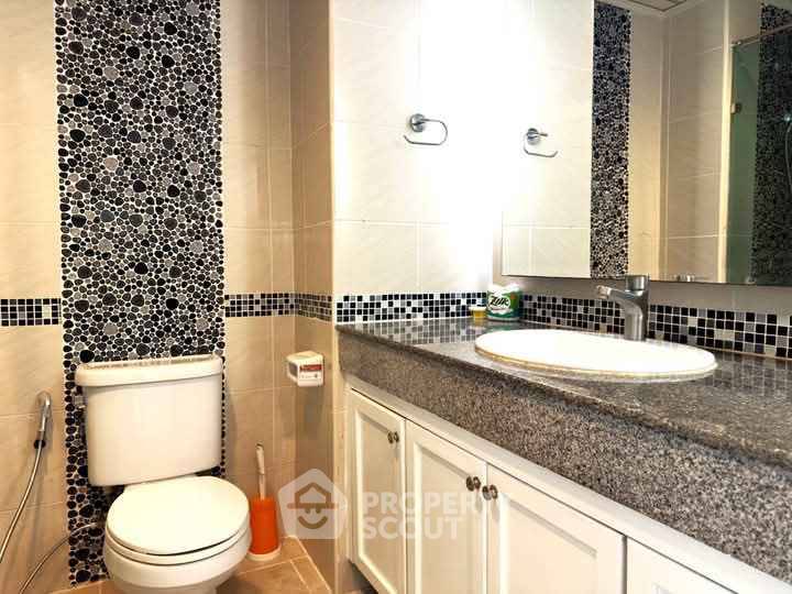 picture Studio Condo at View Talay 8 Condominium Jomtien close to Jomtien Beach (ID 2123961) - 9/13