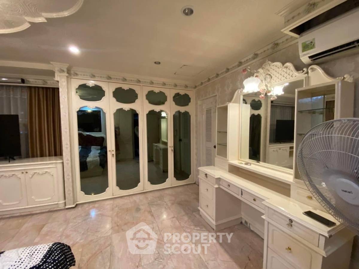 รูป คอนโด 3-ห้องนอน ที่ อโศก ทาวเวอร์ คอนโดมิเนียม ใกล้ MRT เพชรบุรี (ID 1504724) - รูปที่ 5/6