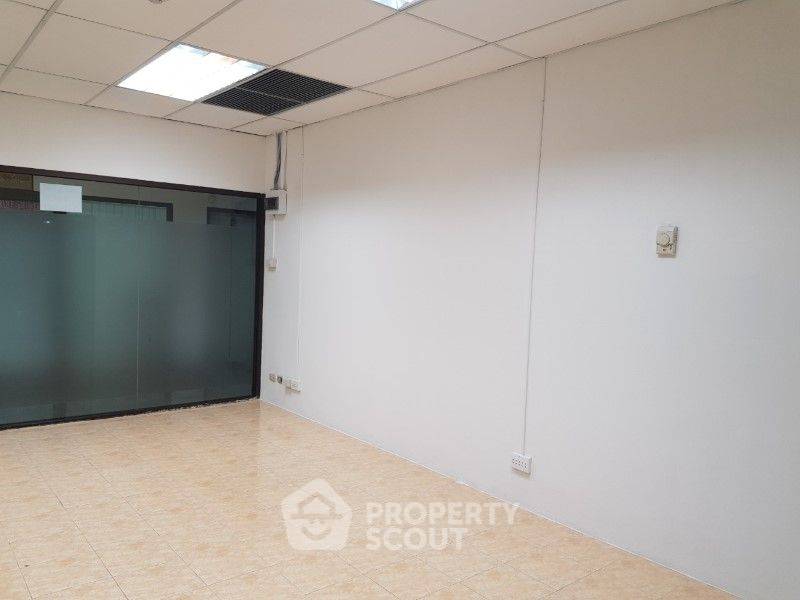 รูป คอนโด 1-ห้องนอน ที่ ออมนิ ทาวเวอร์ ใกล้ BTS นานา (ID 1512668) - รูปที่ 2/11