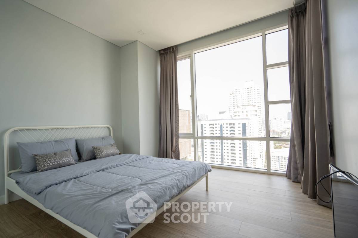 picture 3-BR Condo at Fullerton Sukhumvit near BTS Ekkamai (ID 514967) - 12/13