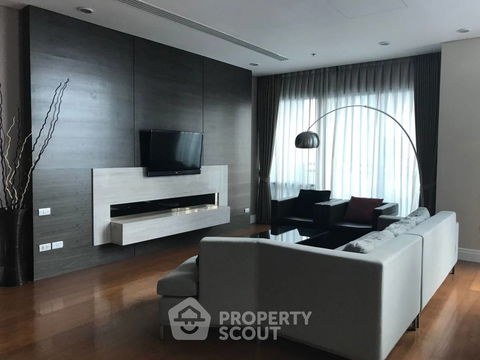 3-BR Condo at Bright Sukhumvit 24 Condominium near BTS Phrom Phong (ID 1439373)