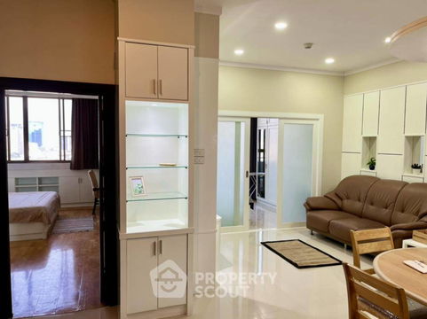 2-BR Condo at Supalai Place Sukhumvit 39 near BTS Phrom Phong (ID 1528501)