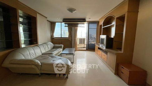 1-BR Condo at Supalai Place Sukhumvit 39 near BTS Phrom Phong (ID 1914299)