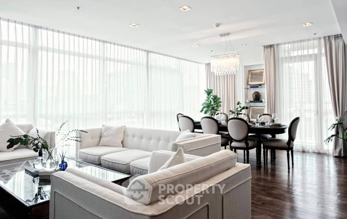 picture 4-BR Condo at Athenee Residence near BTS Phloen Chit (ID 1930495) - 4/25