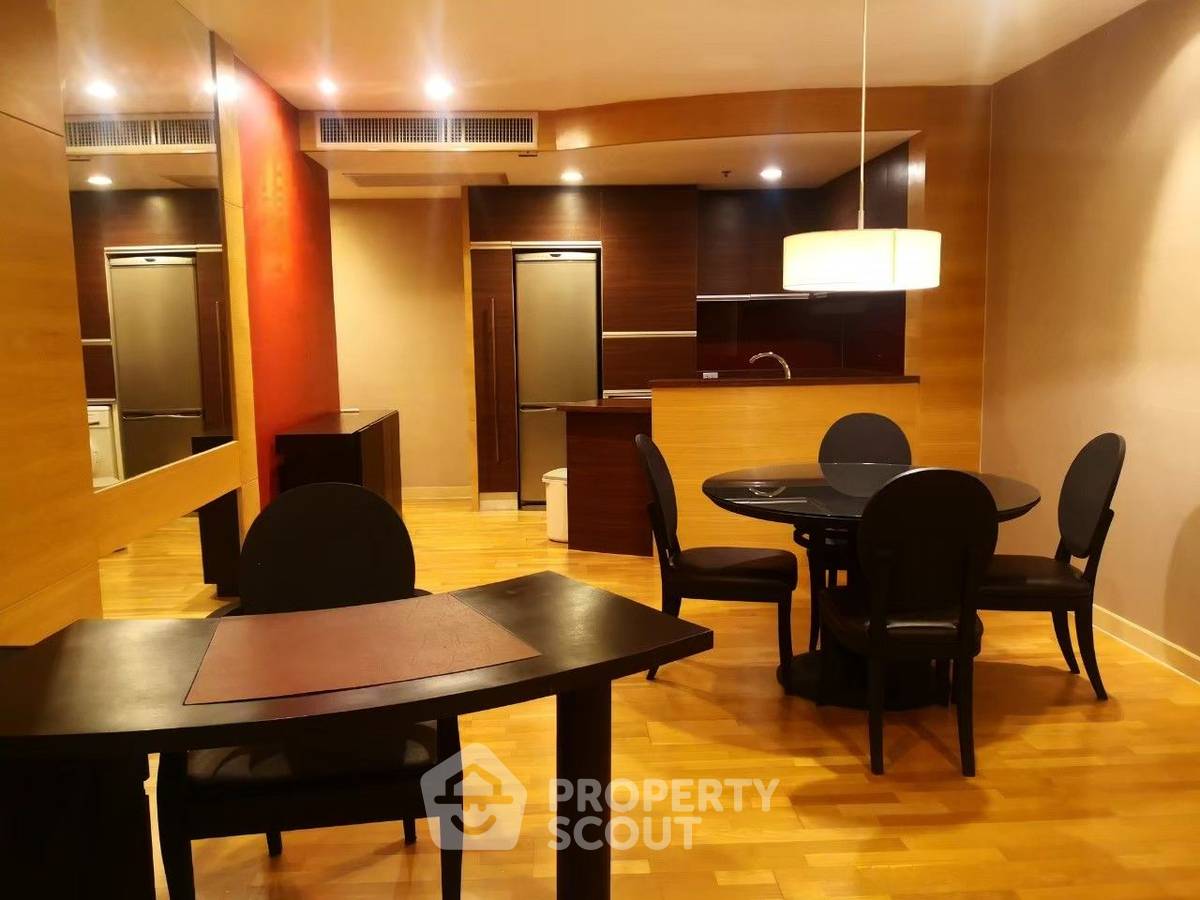 picture 2-BR Condo at Urbana Sathorn Condominium near BTS Sala Daeng (ID 882009) - 5/13