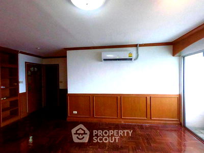 Condos for sale : 2-BR Condo at Modern Home Tower Condominium near MRT Wat Mangkon (ID 676419)