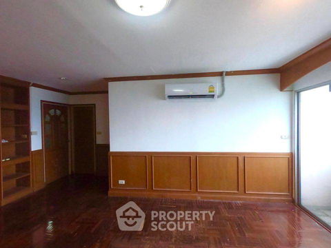 2-BR Condo at Modern Home Tower Condominium near MRT Wat Mangkon (ID 676419)