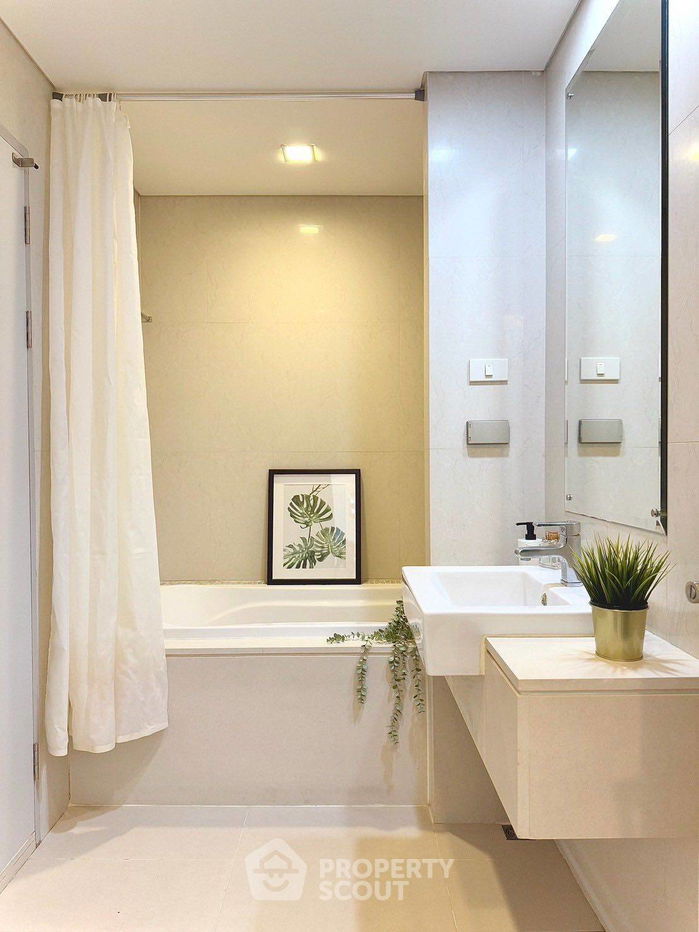 picture 1-BR Condo at Le Luk Condominium near BTS Phra Khanong (ID 2106889) - 7/16