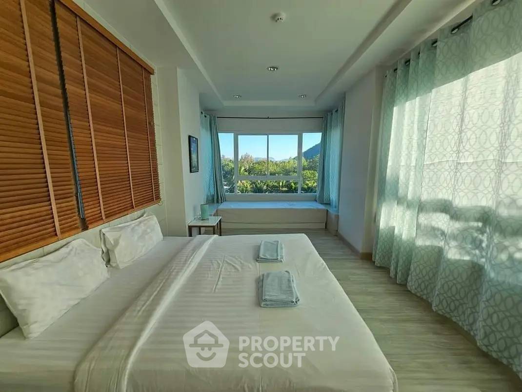 picture 2-BR Condo at The Sea Condominium Phase 3 in Sam Roi Yot (ID 1540421) - 14/22