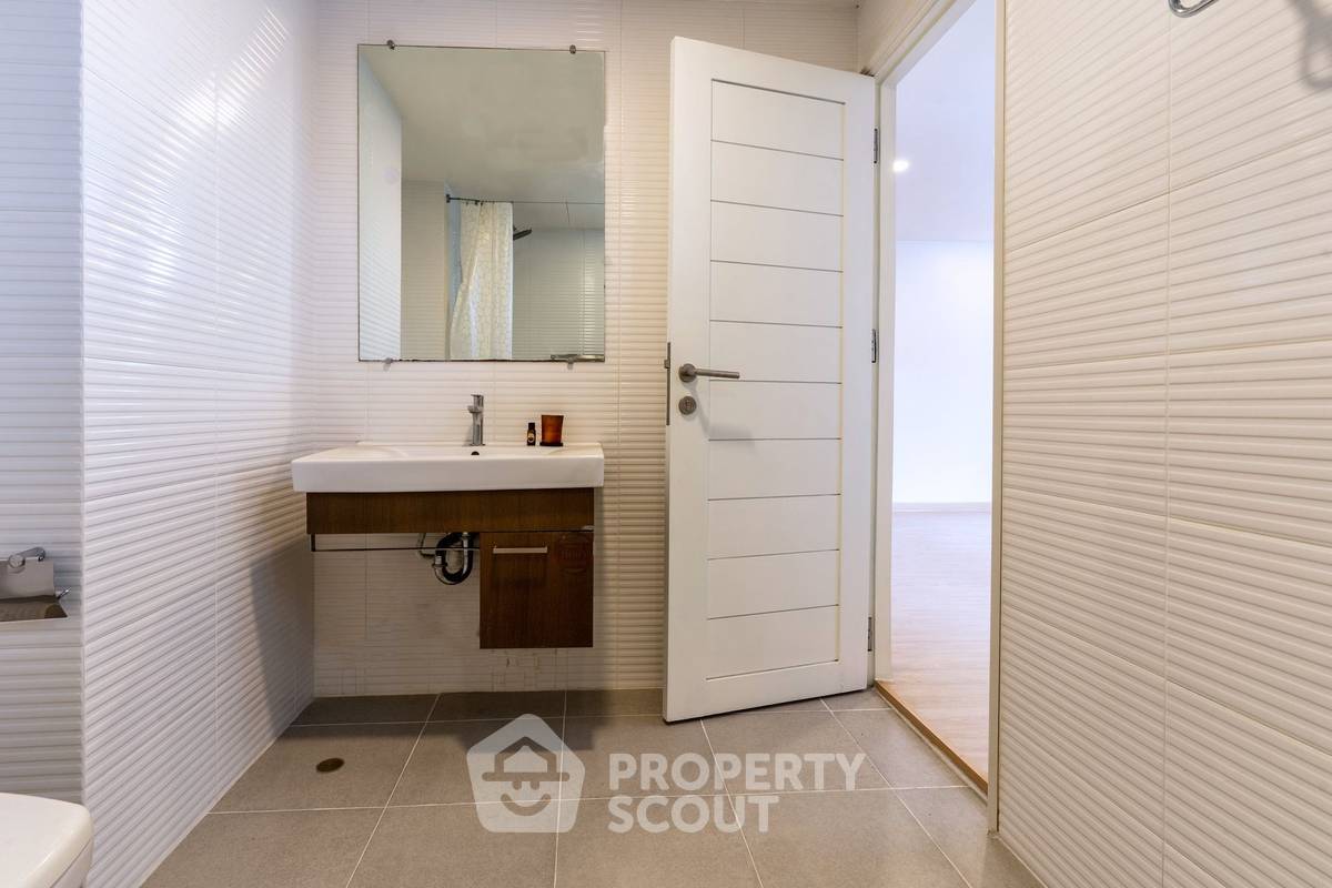 picture 2-BR Condo at 39 Suites near BTS Phrom Phong (ID 1479309) - 16/19