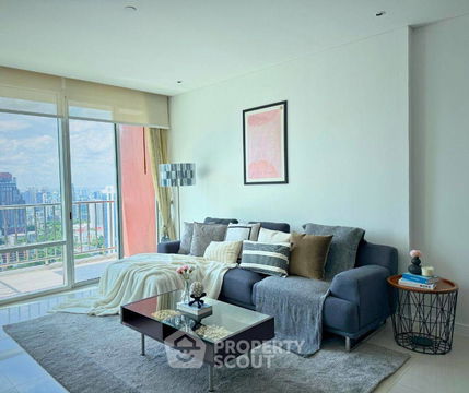 2-BR Condo at Fullerton Sukhumvit near BTS Ekkamai (ID 2169306)
