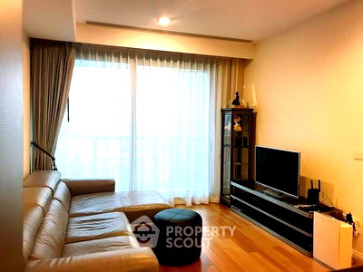 Condos for sale : 1-BR Condo at The River Condominium near BTS Saphan Taksin (ID 566393)