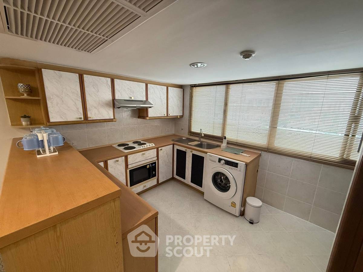 picture 2-BR Condo at United Tower Thong Lor near BTS Thong Lor (ID 2073356) - 8/15