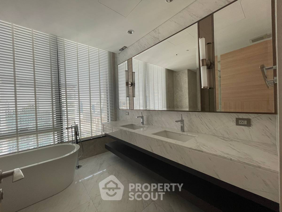 picture 2-BR Condo at Sindhorn Residence near BTS Ratchadamri (ID 513408) - 8/11