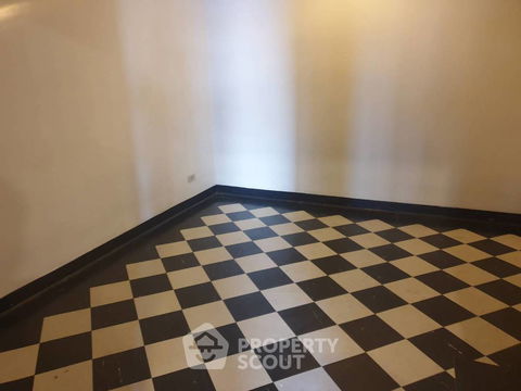 2-BR Condo at Le Premier 2 Condominium near BTS Thong Lor (ID 1982079)