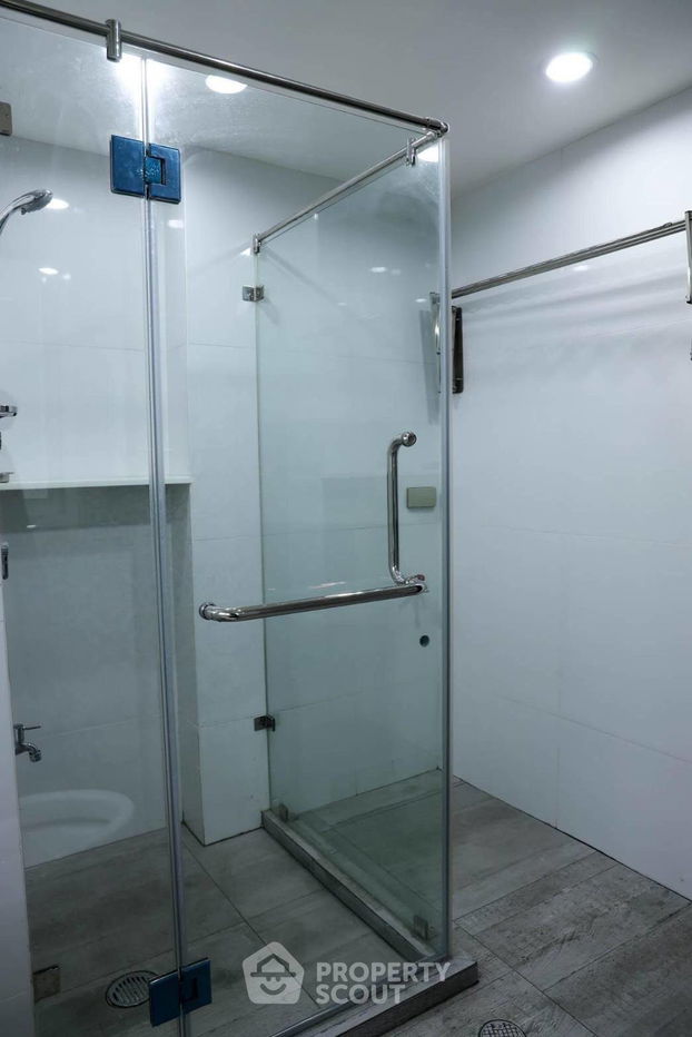 picture 1-BR Condo at 15 Suite Condominium near ARL Makkasan (ID 1211019) - 11/12
