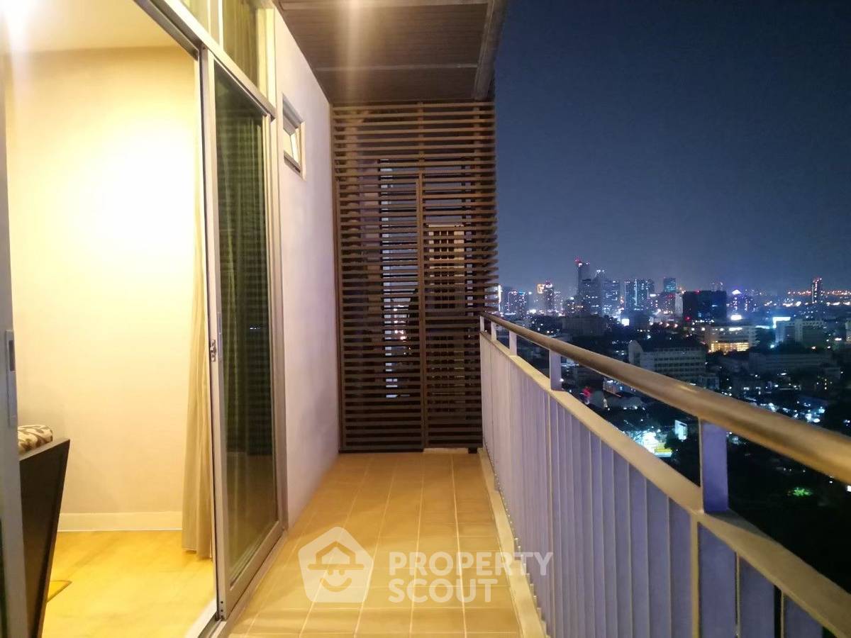 picture 2-BR Condo at Urbana Sathorn Condominium near BTS Sala Daeng (ID 882009) - 8/13