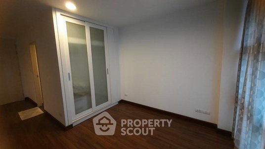 1-BR Condo at D 65 Condominium near BTS Ekkamai (ID 656901)