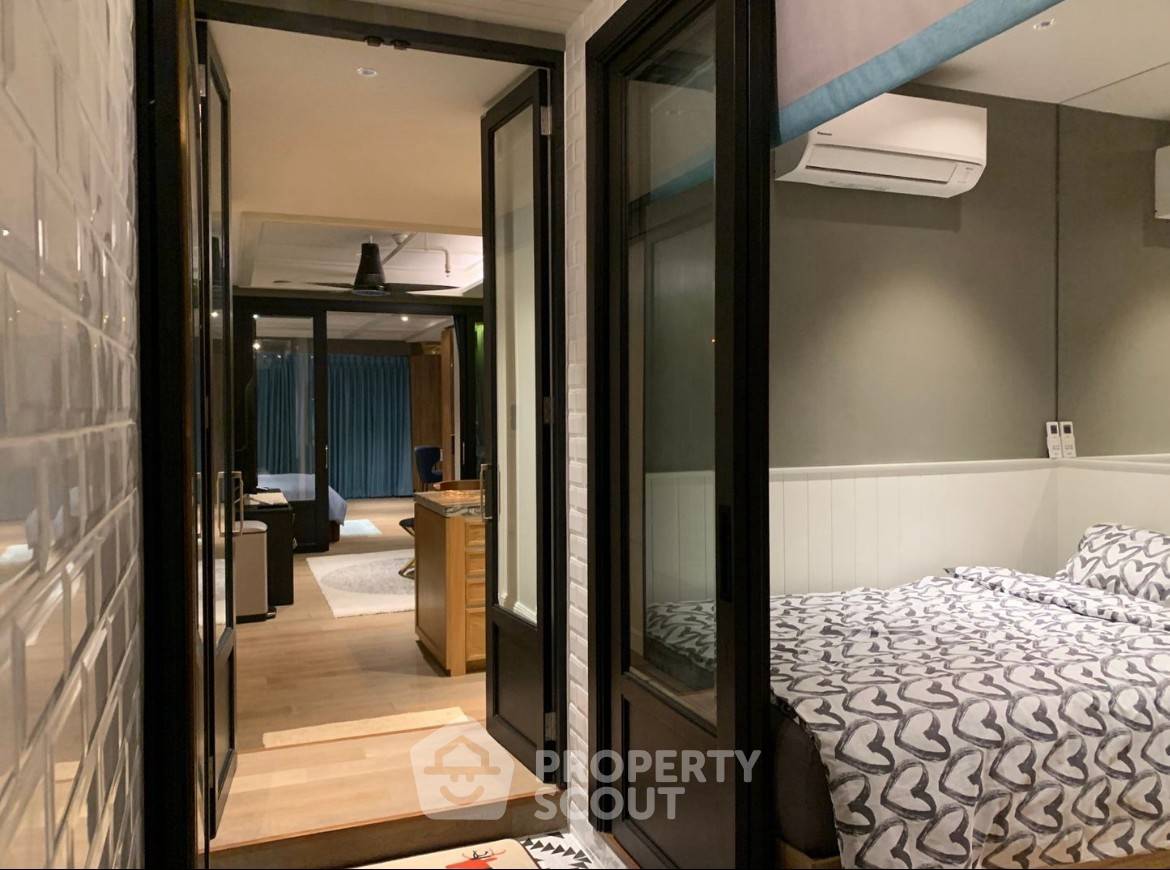 picture 2-BR Condo at Nusa State Tower Condominium near BTS Saphan Taksin (ID 2079191) - 6/18