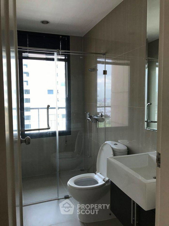 รูป คอนโด 1-ห้องนอน ที่ วิลล่า อโศก ใกล้ MRT เพชรบุรี (ID 381345) - รูปที่ 3/6
