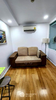 คอนโดให้เช่า : คอนโด 1 ห้องนอน 45 ตร.ม. 15 Sukhumvit Residences ใกล้ BTS นานา (ID 1719273)