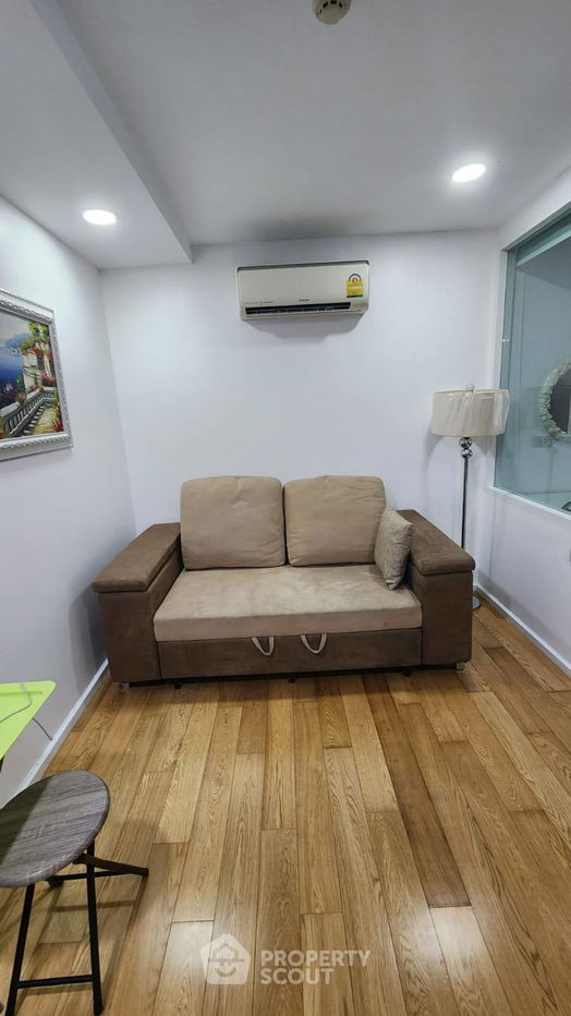 รูป คอนโด 1-ห้องนอน ที่ 15 สุขุมวิท เรสซิเด็นท์ ใกล้ BTS นานา (ID 1719273) - รูปที่ 1/8