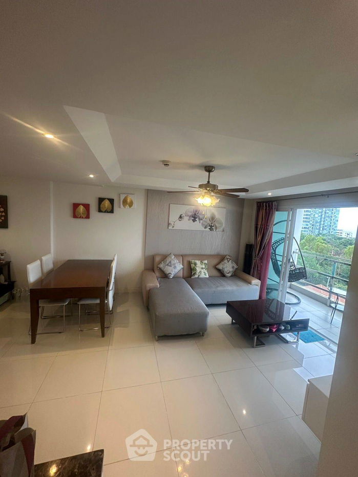picture 2-BR Condo at Sunset Boulevard Residence 2 close to Phratamnak (ID 2092815) - 2/10
