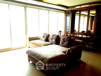 Condos for sale : 3-BR Condo at Watermark Chaophraya near BTS Krung Thon Buri (ID 653361)