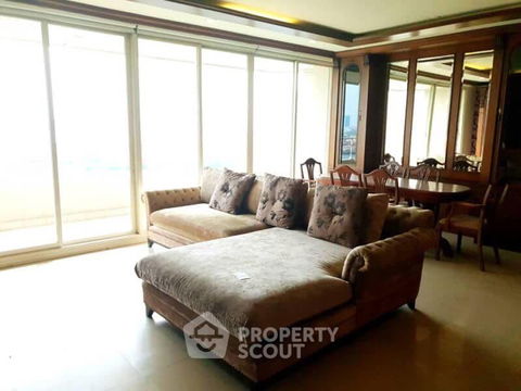 3-BR Condo at Watermark Chaophraya near BTS Krung Thon Buri (ID 653361)
